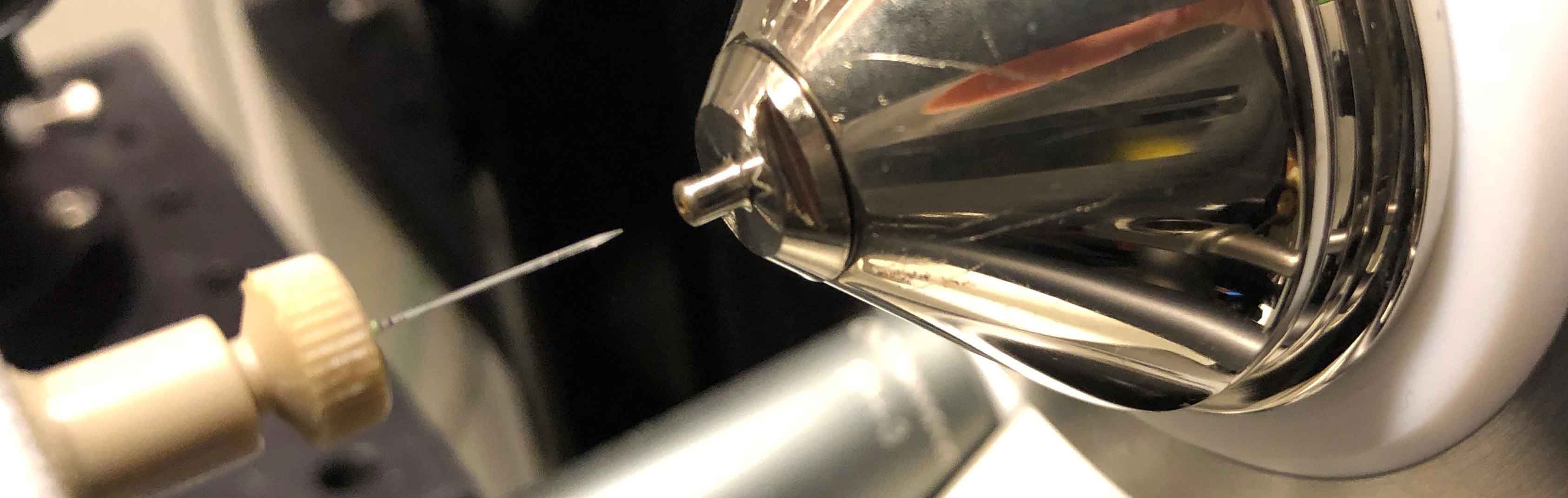 Dephoure lab instrument close-up.